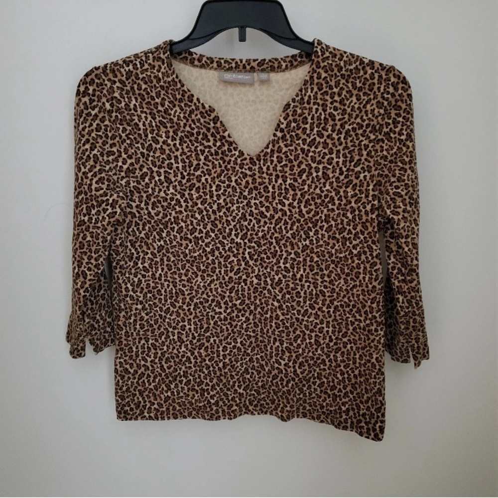 Croft & Barrow Leopard Print Fitted V-Neck 3/4 Sleeve Top